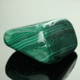 マラカイト 石 タンブル Malachite 孔雀石 マラカイト 原石 魔除け 厄除け 磨き原石 お守り石 お守り【巾着袋付き】 マラカイト石 タンブル メンズ レディース 人気 おすすめ 天然石 海外直輸入 マラカイト