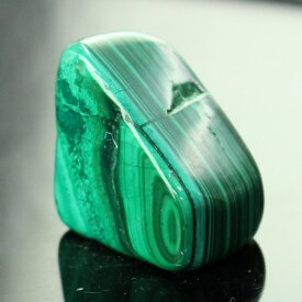 【厳選品質 一点物】マラカイト 石 タンブル Malachite 孔雀石 マラカイト 原石 魔除け 厄除け 磨き原石 お守り石 お守り【巾着袋付き】 マラカイト石 タンブル 天然石 お守り石 人気 おすすめ パワーストーン 一点物 マラカイト