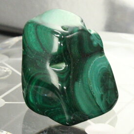 【一級品の輝き 厳選一点物】マラカイト 原石 孔雀石 Malachite マラカイト タンブル お守り 魔除け 磨き原石 お守り石 厄除け【巾着袋付き】 マラカイト原石 パワーストーン マラカイト 人気 おすすめ 天然石 海外直輸入価格 マラカイト
