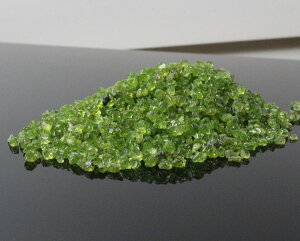 ペリドットさざれ|ペリドットかんらん石Peridot【さざれ石ブレスレット浄化癒し原石さざれ石】メンズMen'sレディースLadies限定ペリドット