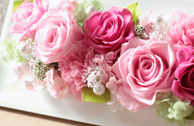 お誕生日　結婚　ケース付　ピンクのバラが満開　プリザーブドフラワー　バラ　フレーム　アレンジ　額　送料無料 結婚祝い ピンク 【655404】