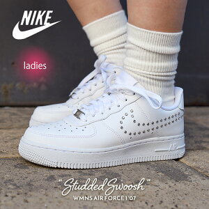 y15܂ł̂őIIzCO NIKE WMNS AIR FORCE 1 '07 "Studded Swoosh" iCL EBY GAtH[X Xj[J[ ( {  zCg X^bY AF1 Y fB[X EB