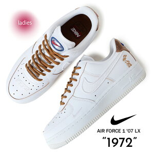 y|Cg10{IX[p[SALEԒGg[K{IzNIKE iCL EBY GAtH[X Xj[J[ WMNS AIR FORCE 1 '07 LX GLITTER WHITE/BROWN (  zCg fB[X AF1 HF5716-111 )