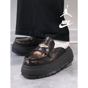 y15܂ł̂őIIzNIKE iCL  EBY GA W[_ ~[ [t@[ T_ WMNS AIR JORDAN MULE SE VELVET BROWN ( wr pC\ F uE ؍ fB[