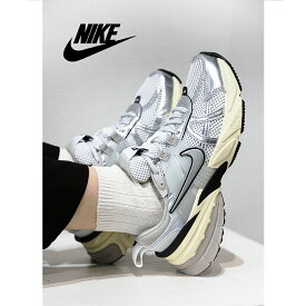 【お買い物マラソン限定クーポン配布中!!】NIKE ナイキ ブイツーケー ラン スニーカー W V2K RUN WHITE SILVER ( 銀 シルバー 白 ホワイト ランニング メンズ レディース ウィメンズ メンズ FD0736-100 )
