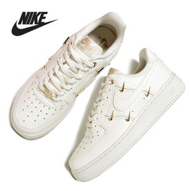 【最大5,000円offクーポン配布中！！】NIKE WMNS AIR FORCE 1 '07 LX "SAIL GOLD" ナイキ ウィメンズ エアフォース スニーカー ( 白 ホワイト 金 ゴールド バッチ レディース FV3654-111 )