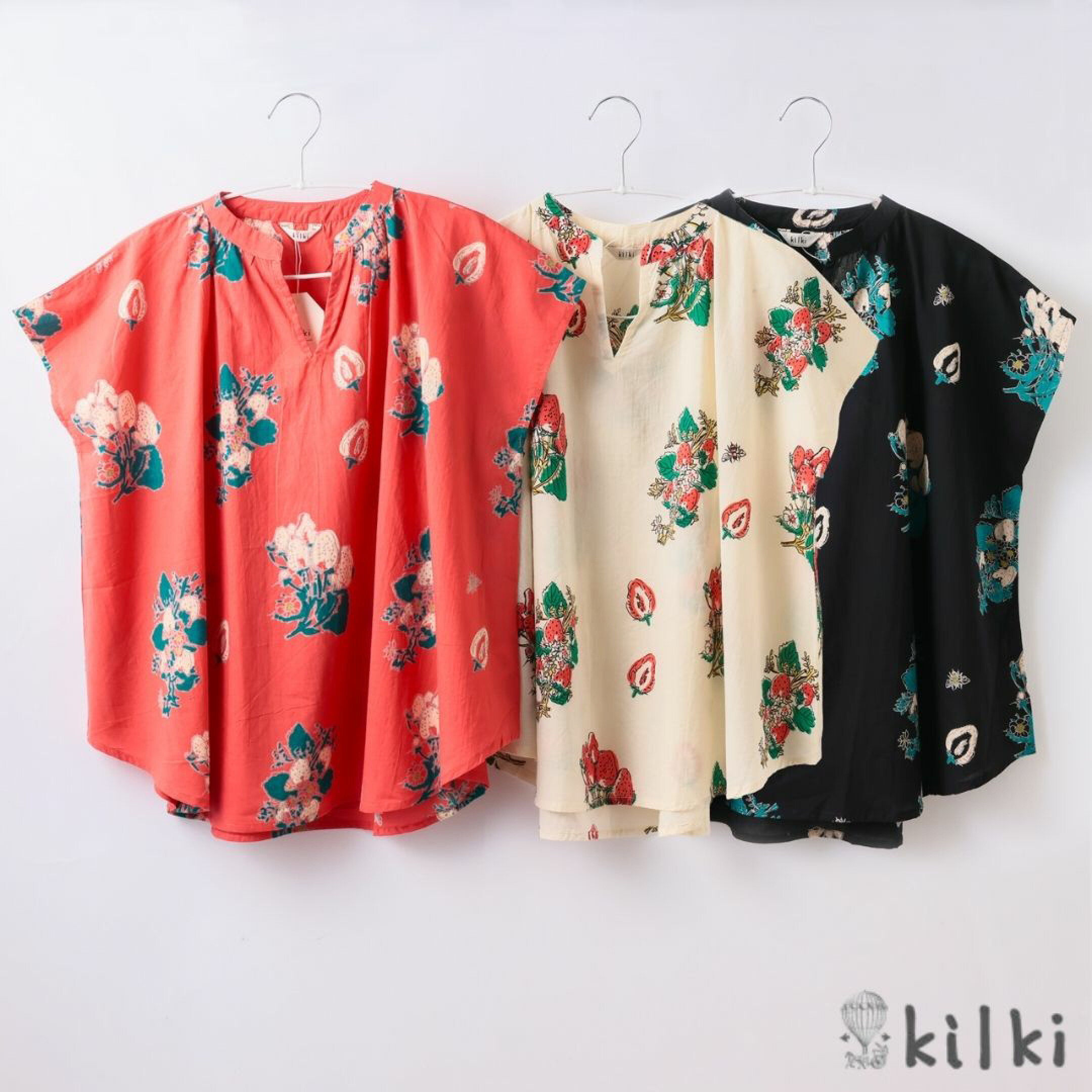 ファッションブランド「KILKI（キルキー）」の2026ss特集。2つ目はブラウス。体のライン拾わないゆったりとした作りが魅力。パッと目を惹く個性的でおしゃれなデザインです。ギフト選びで苦戦するサイズも悩まなくていい万能アイテムです。