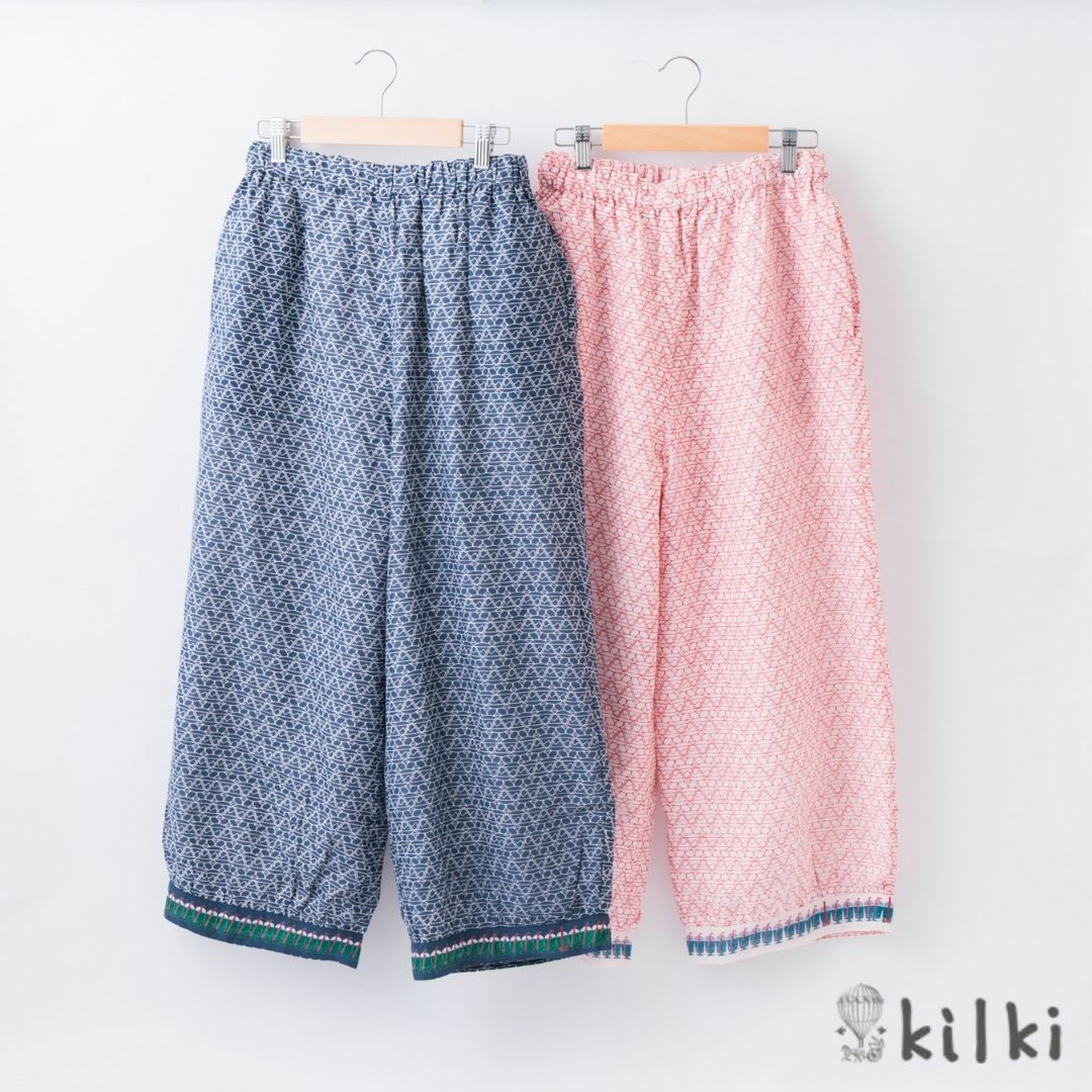 ファッションブランド「KILKI（キルキー）」の2026ss特集。5つ目はパンツ（ボトムス）。キルキーのパンツは、腰周りや脚のラインを拾わずゆったりワイドな作り。通気性も良く、汗などの心配事が増える夏のおしゃれも気にせず楽しめます。ギフトにもおすすめ。