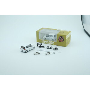 �g���^ �����X / �G�R�[ / ���B�b�c 1998 5�h�A �z���C�g (RHD) 64B0378 �r�[�G���N���G�C�V�����Y