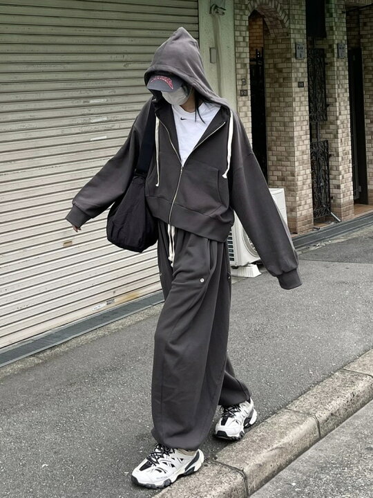 楽天市場】正規品 【 Chikashitsu + cropped sweat zip hoodie (2color 