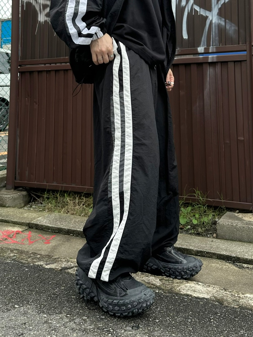 楽天市場】正規品 【 Chikashitsu + set up side line track pants