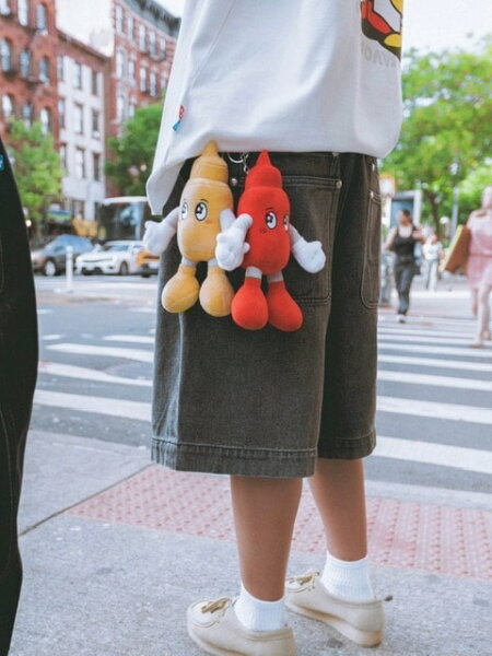 正規品【VANDY THE PINK KETCHUP PLUSHY KEYCHAIN】キーチェーン ストラップ ぬいぐるみ ストリートファッシファッション