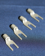 スピーカーケーブル用Y型圧着端子4個セット（14GAまで使用可)