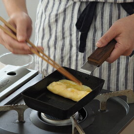 ■アンバイ　玉子焼　角小　/　ambai　/　 卵焼き 鉄 たまご焼き 玉子焼き フライパン 小 エッグパン IH対応 ガス 直火対応 お弁当 鉄 チーク材製ハンドル 新生活 小泉誠 デザイン 卵1個