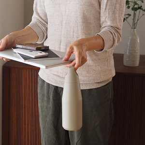 キントー トレイルタンブラー 580ml サンドベージュ / KINTO / 炭酸 ビール 保温 保冷 真空二重構造 水筒 ステンレス ハンドル付き 蓋付き アウトドア スポーツ観戦 グロウラー ギフト