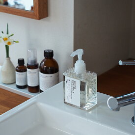 リーフ&ボタニクス ハンドソープ ラベンダー 250mL / LEAF＆BOTANICS / 詰め替え用 リフィル 松山油脂 植物性 天然由来 保湿 敏感肌天然精油 液体せっけん コンパクト おしゃれ ギフト プレゼント