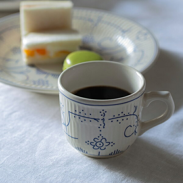 ロイヤルボッホ コペンハーゲン マグ スモール / ROYAL BOCH Copenhague　/　 食器 青 陶磁器 唐草 おしゃれ コーヒーカップ ティーカップ 電子レンジ ギフト