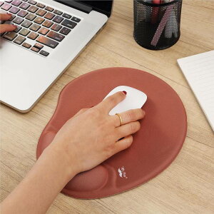 Mr.�y�� ���X�g���X�g�t���}�E�X�p�b�h �u���E�� Mr. Pen- Mouse Pad with Wrist Support, Brown�y�����񂹏��i�z�y���킹�Ĕ��������z