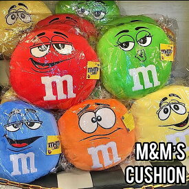【M&M's クッション】 エムアンドエムズ ぬいぐるみ インテリア USA アメリカ アメリカン 雑貨 リビング ソファ ベッド お部屋 お店 ダイナー カフェ かわいい おしゃれ パーティー プレゼント 景品 カラフル レッド ブルー イエロー オレンジ グリーン