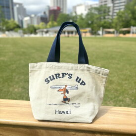 【SURF‘S UP PEANUTS】【ハワイ限定】MONI HONOLULU 日焼けスヌーピー サーフボード ミニトートバッグ ホワイト ブルーエコバッグ サブバッグ コットン モニ ホノルル HAWAII ハワイ ハワイアン雑貨 ビーチ ハワイ 海外品 プレゼント mu