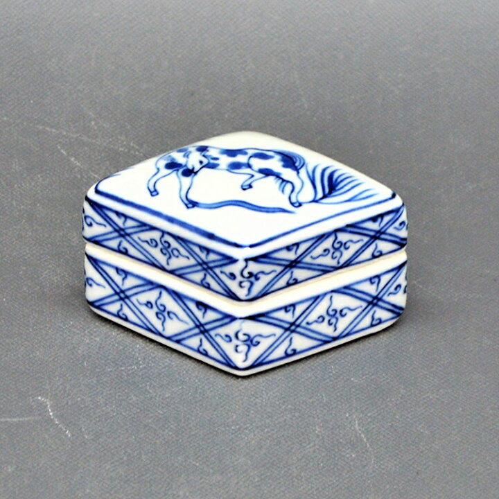 楽天市場】香合 呉須菱馬 染付屏風箱 呉須有馬筆 染付張甲牛 祥瑞瑠璃 