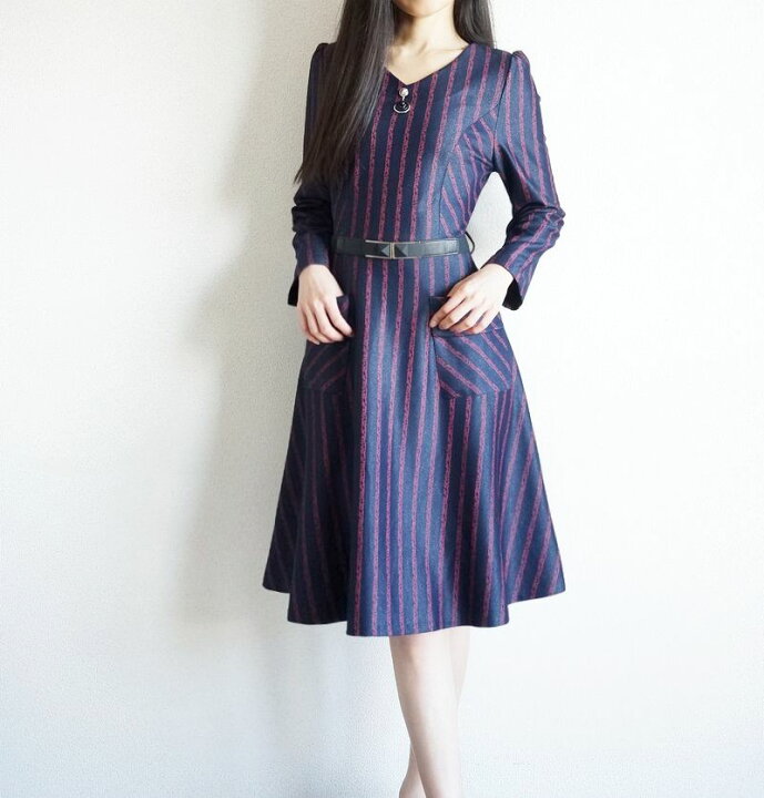 楽天市場 ワンピース レディース 長袖 秋 着やせ フレア ストライプ ネイビー 膝丈 きちんと感 オフィス 通勤 お呼ばれ 普段使い フレアワンピース ストライプワンピース 上質 青 紺 代30代40代 スタイル美人 Q T Fanfan