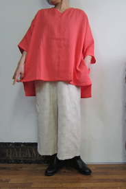 オレンジダブルガーゼのシンプルゆったりVネックを大判ストールでまといましょ♪1着限定