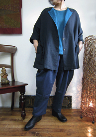 温泉旅館のバーラウンジでバーテン谷口さんが作ってくれたブルーのカクテルがチラリ♪アンサンブル1着限定 綿100％/ゆったりサイズ 大きいサイズ