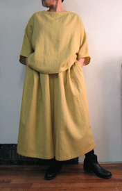 シンプルが好きだけど目を引くのも好き～♪なダブルガーゼのゆったりブラウス＆楽々ワイドパンツスーツ　1着限定