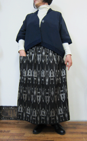 藍のほの香が心落ち着くネイビーなジャケット♪一着限定