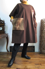 国産中厚生地のチョコ茶にタイの手織り生地をポッケにパッチほっこりチュニック　1着限定