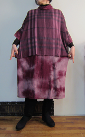 ロゼよりもワインレッドが完熟乙女の心をくすぐるドレスよ、なんちゃって♪1着限定