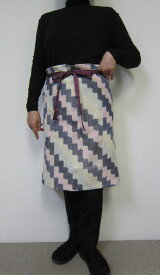 個性派エプロン・ぎざぎざ