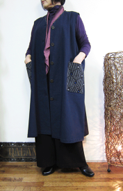 無地にパッチ久留米かすりが粋なロングベストにシルク混ストール付き　リベンジ消費はまずコレ♪1着限定