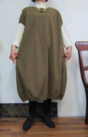 すっきり！フレンチパフスリーブのうきうきバルーンワンピース ・カーキ