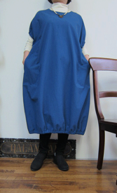 すっきり！フレンチパフスリーブのうきうきバルーンワンピース ・ブルー