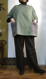 トリプルガーゼチュニック　手織りのポッケがカワユイ♪　自然派みどりのちょっとすっきり限定1色