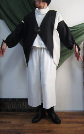 モノトーンジャケットと合わせて生成クレープのパンスーツがセットのそのままお出掛け3点セット　1着限定