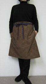 個性派エプロン・たまに腹筋