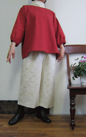 夏はエアコン対策に、冬は重ね着～割烹着♪勝負の赤で女子会仕切ります！