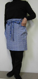 個性派エプロン・ワイドは動き易くて尻隠す・涼し気なお色のインド絣編
