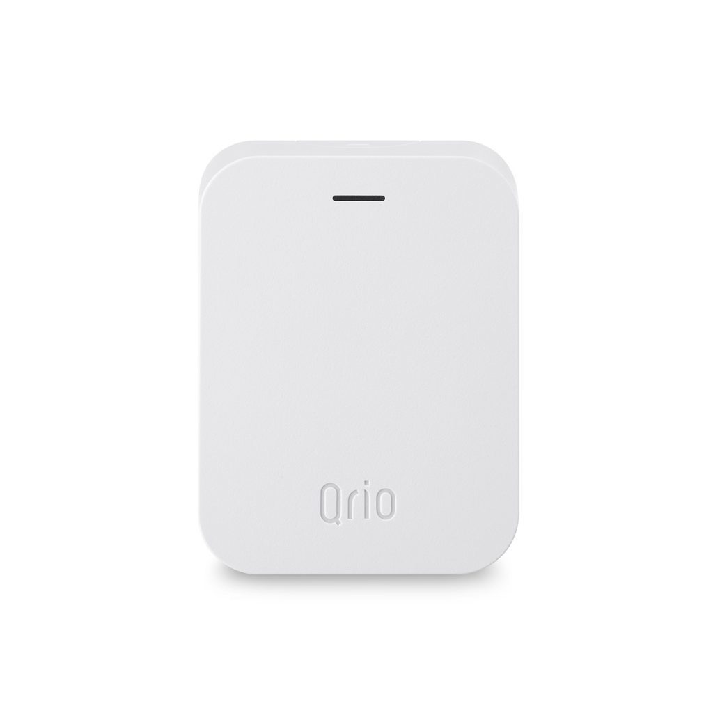 Qrio HubとQrio Lockを連携すると 外出先からQrio Lockをリモート操作できます 使い方はスマートロック近くのコンセントに挿し アプリから初期設定を行うだけです 公式店 Hub キュリオハブ Q-H1 鍵 施錠 現金特価 Lockとセットで使用 スマホ アプリ セキュリティ 出荷 スマートロック 解錠 玄関 防犯 スマートロックを遠隔操作