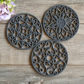 【クリックポスト便可】【メール便可】耐熱シリコン・トリベット（鍋敷き）グレー・3タイプ【鍋敷き 鍋しき なべ敷き ポットマット キッチン雑貨 クラシカル 北欧 オーブンマット フレンチ ス テーブル アンティーク調 グレー おしゃれ 洗える 洗浄可】