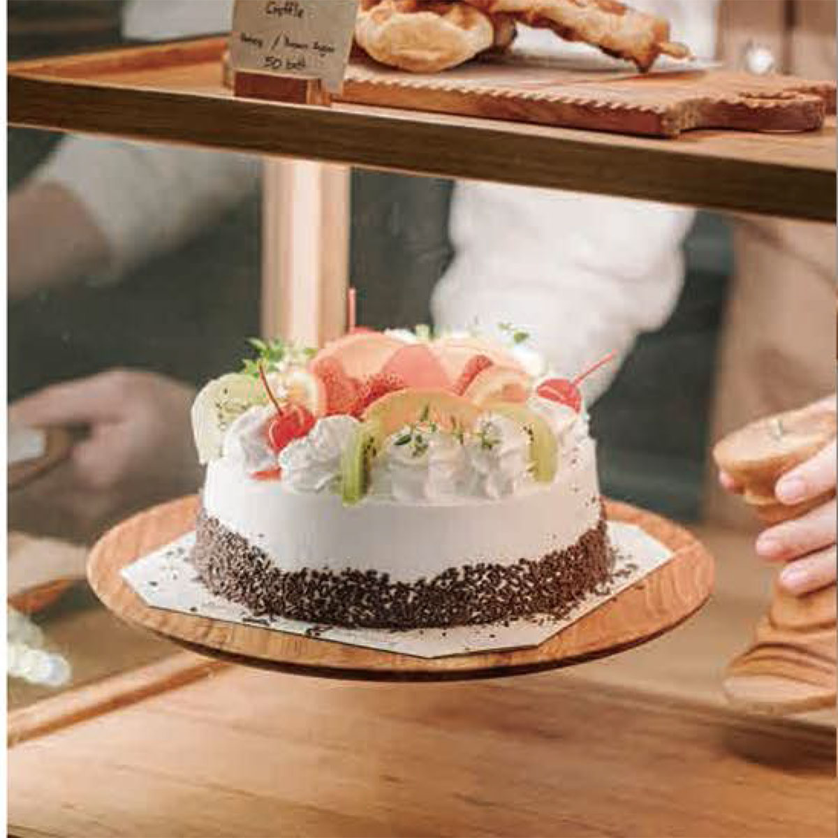 木製クラシック・ケーキスタンドL 【ケーキプレート おしゃれ アンティーク調 クラシック調 お誕生日ケーキ アクセサリースタンド】 |  食器・雑貨・ファッションQueenAnn