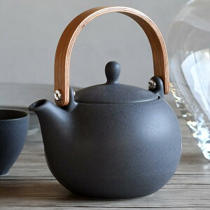 SALIU  yr}{E@2F@600cc yPg yr Z~bN eB[|bg  }{z