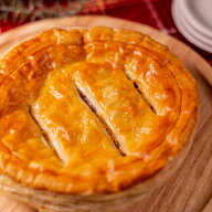 【送料無料！ホワイトデーにも】クヴェレの焼きたてアップルパイ（6号ホール）お年賀 クリスマス お歳暮 …