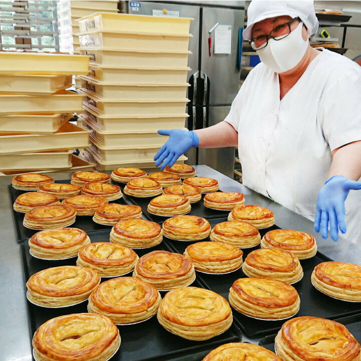 楽天市場 冬季限定 クヴェレの チョコっと チョコアップルパイ 6号ホール バレンタイン ホワイトデーに お年賀 クリスマス お歳暮 ギフト お祝い お返し お礼 引越し バレンタイン ホワイトデー 送料無料 旅サラダ クヴェレ 林檎パイ 創作和菓子