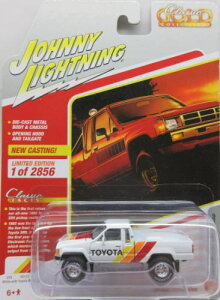 1/64 Wj[CgjO JOHNNY LIGHTNING Classic Gold 2023 1985 Toyota SR5 Pickup g^ sbNAbv ~jJ[