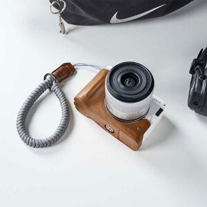 SMALLRIG�@Canon EOS R50 V�p���U�[�n�[�t�P�[�X�L�b�g �u���E���@SR5432