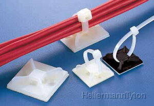 (LINEクーポン有)ヘラマンタイトン MB3A 結束バンド固定アクセサリ マウントベース 接着タイプ 乳白色 (100個入)